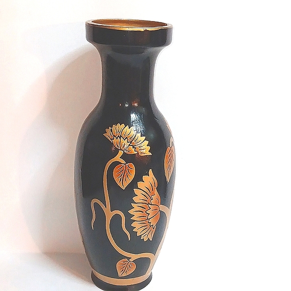 Other - Vtg. Chinese vase hand painted black and gold